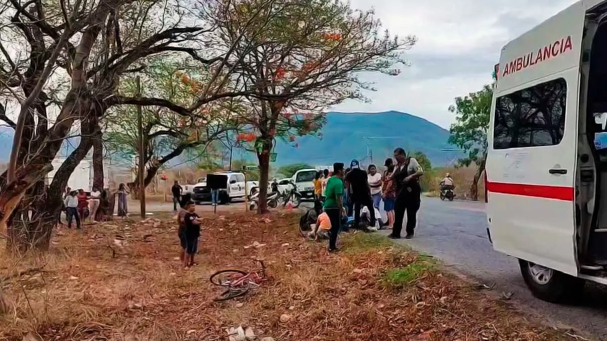Atropellan y matan a ciclista en la carretera Iguala-Chilpancingo