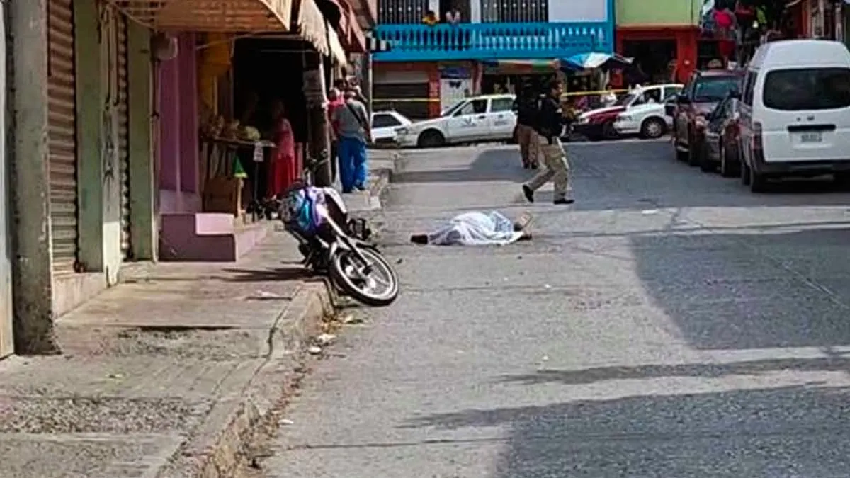 Ataque armado en Chilpancingo deja un motociclista muerto y una mujer herida