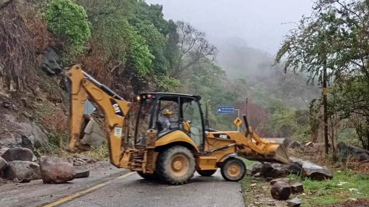 Se inundan viviendas en Tlapa por lluvias; en Tierra Colorada se desprenden rocas