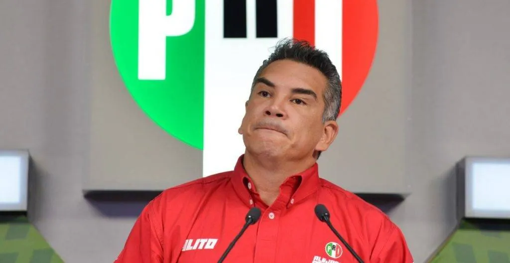 PRI analiza cambiar de nombre y logo para evitar perder su registro como el PRD