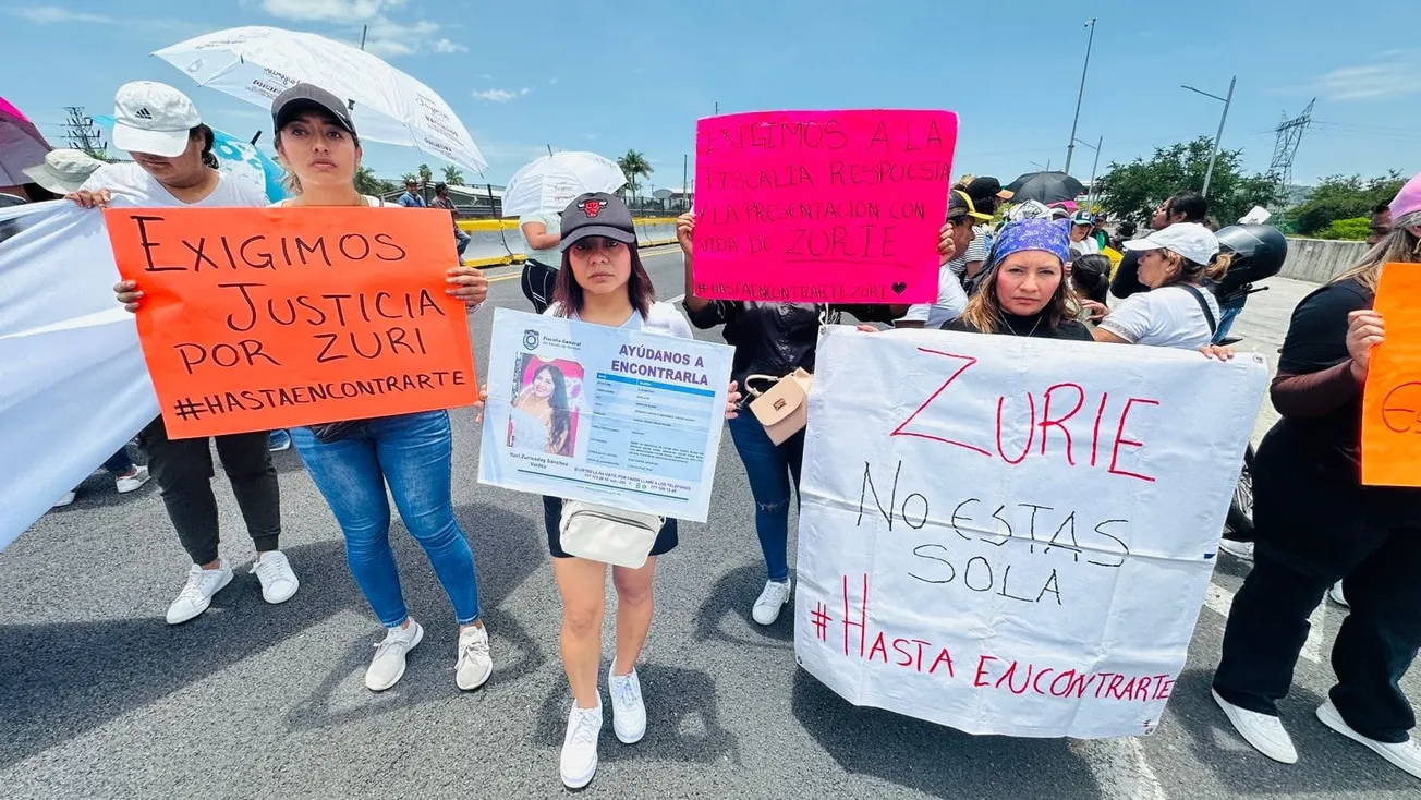 Denuncian ineptitud de la FGE de Morelos y bloquean autopista por desaparición de joven