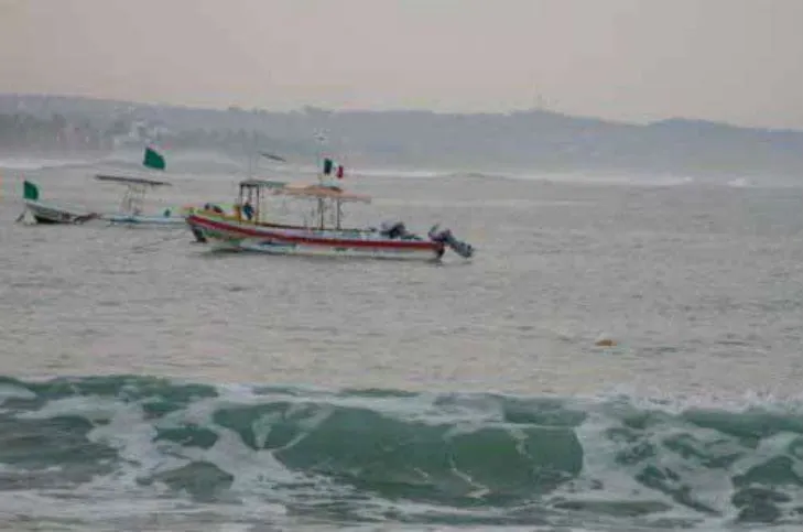 Llama PC a extremar precauciones por mar de fondo en costas de Guerrero