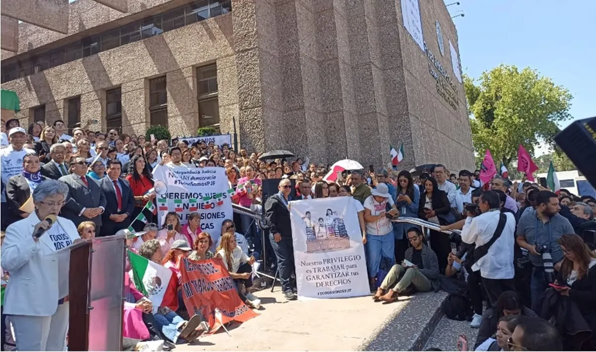 Protestan magistrados y jueces contra la reforma judicial