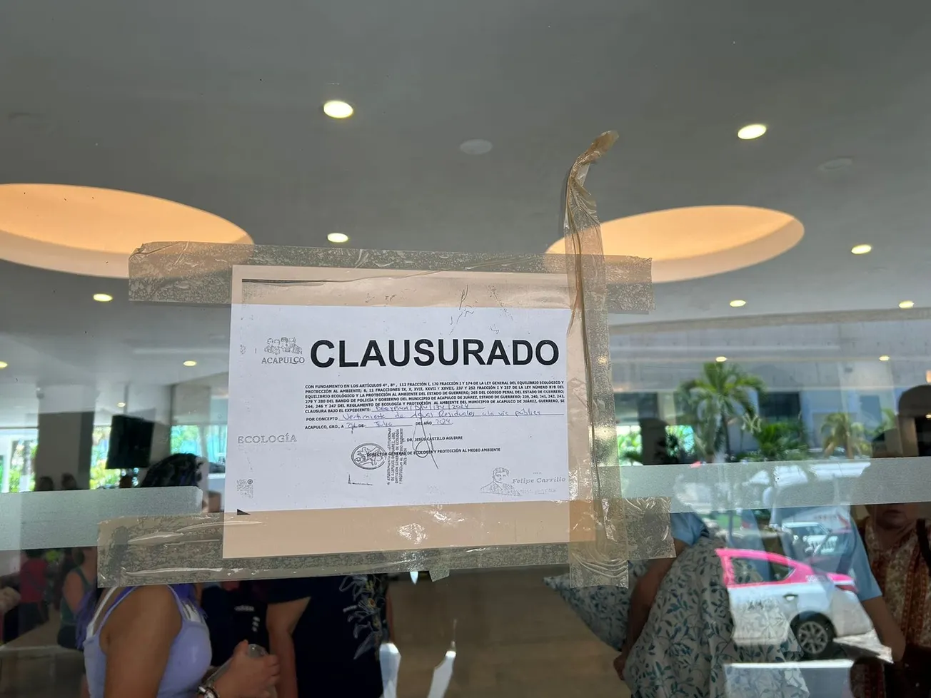 Clausura Ecología hotel Emporio por verter aguas negras en la Costera