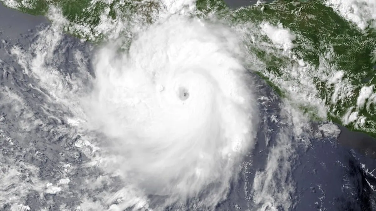 Depresión tropical se convertirá en huracán Carlota; Jalisco, Colima, Michoacán y Nayarit a su paso