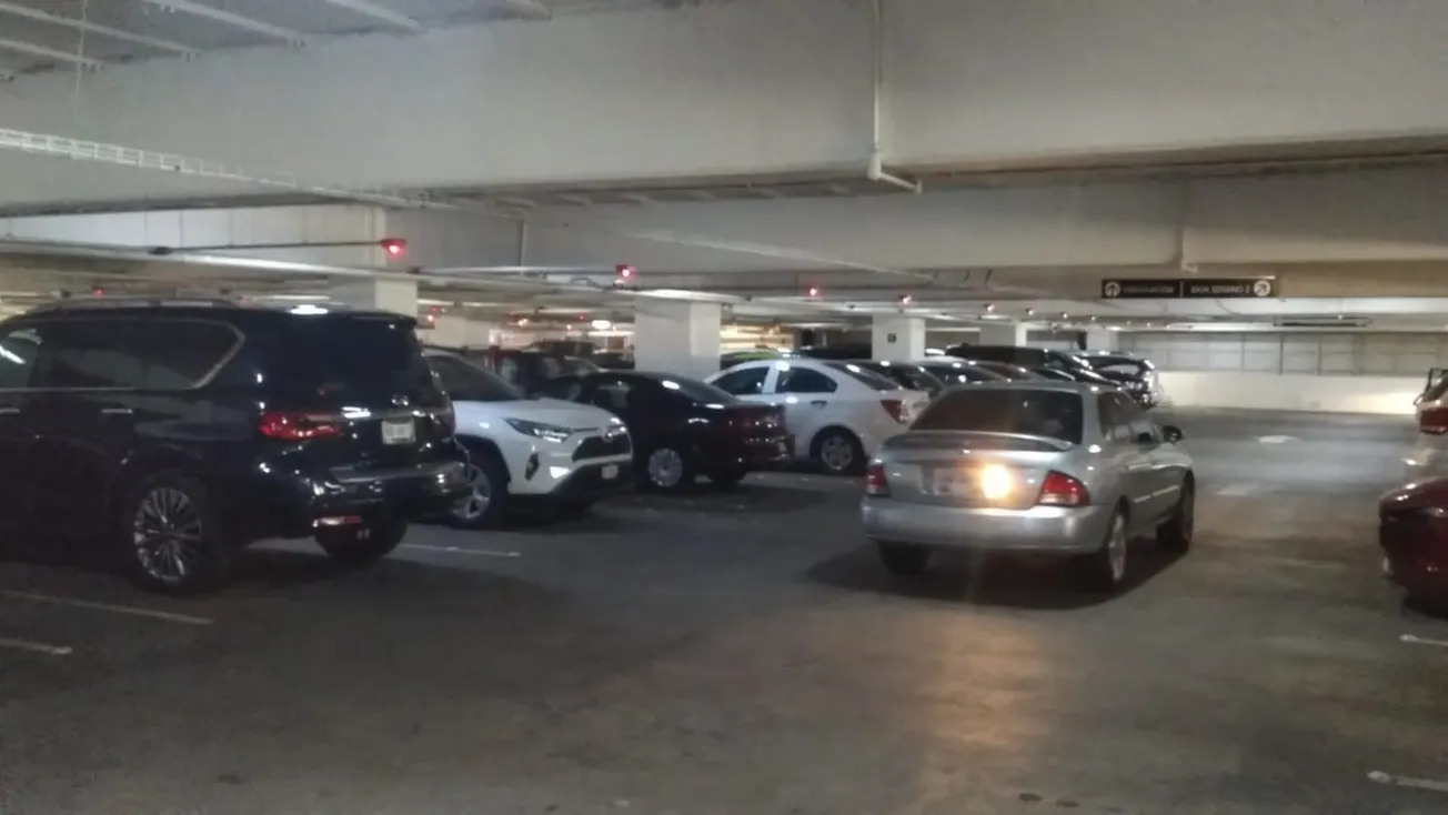 Estacionamientos de Acapulco siguen sin operar tras Otis