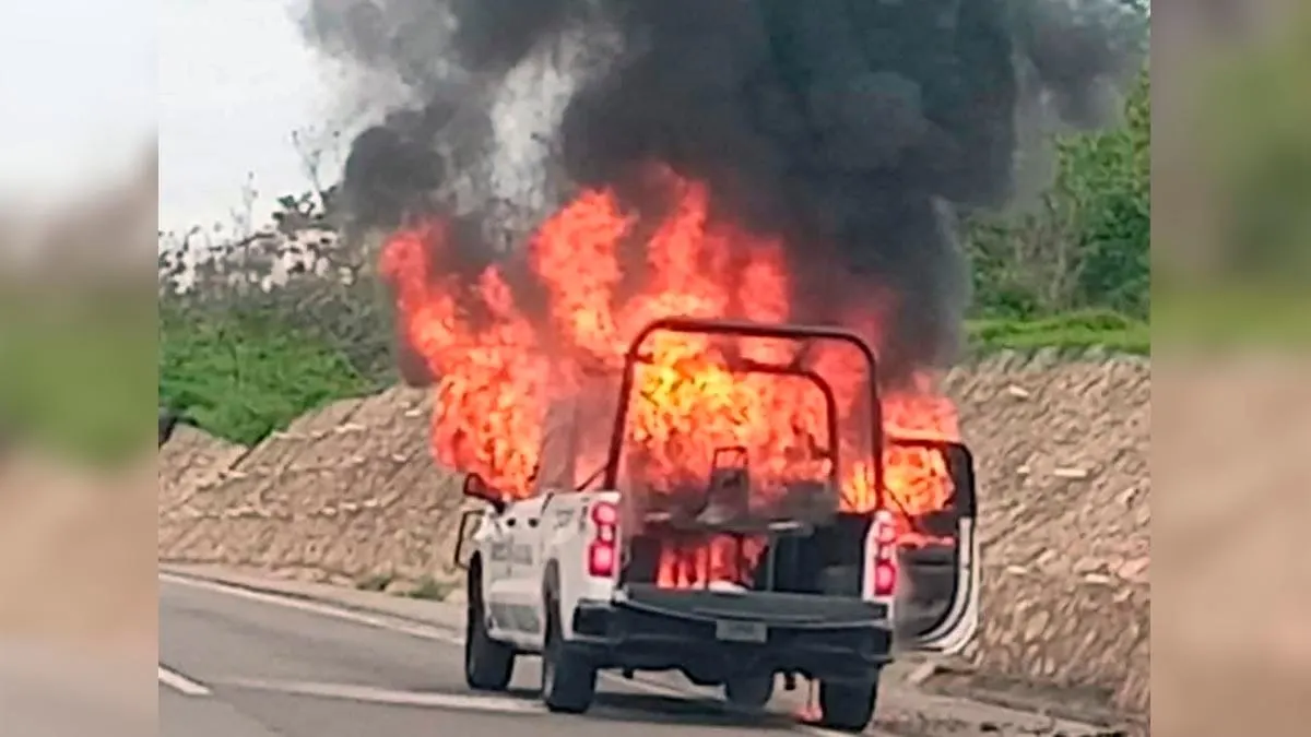 Se incendia patrulla de la Guardia Nacional en Acapulco