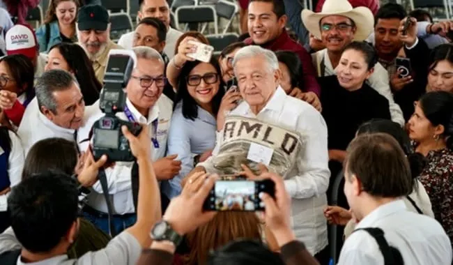 'Me voy contento porque Claudia Sheinbaum contará con el apoyo de todo el pueblo': AMLO