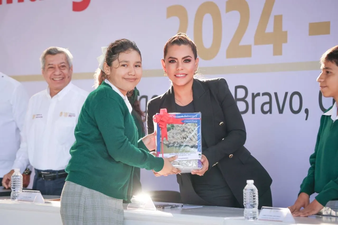 "La mejor herramienta para lograr la paz y el bienestar es la educación": Evelyn Salgado