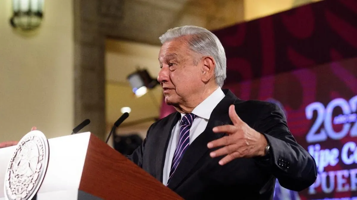 AMLO responde con frivolidad al subcomandante 'Marcos': 'si soy Díaz Ordaz, él debe ser Zapata'