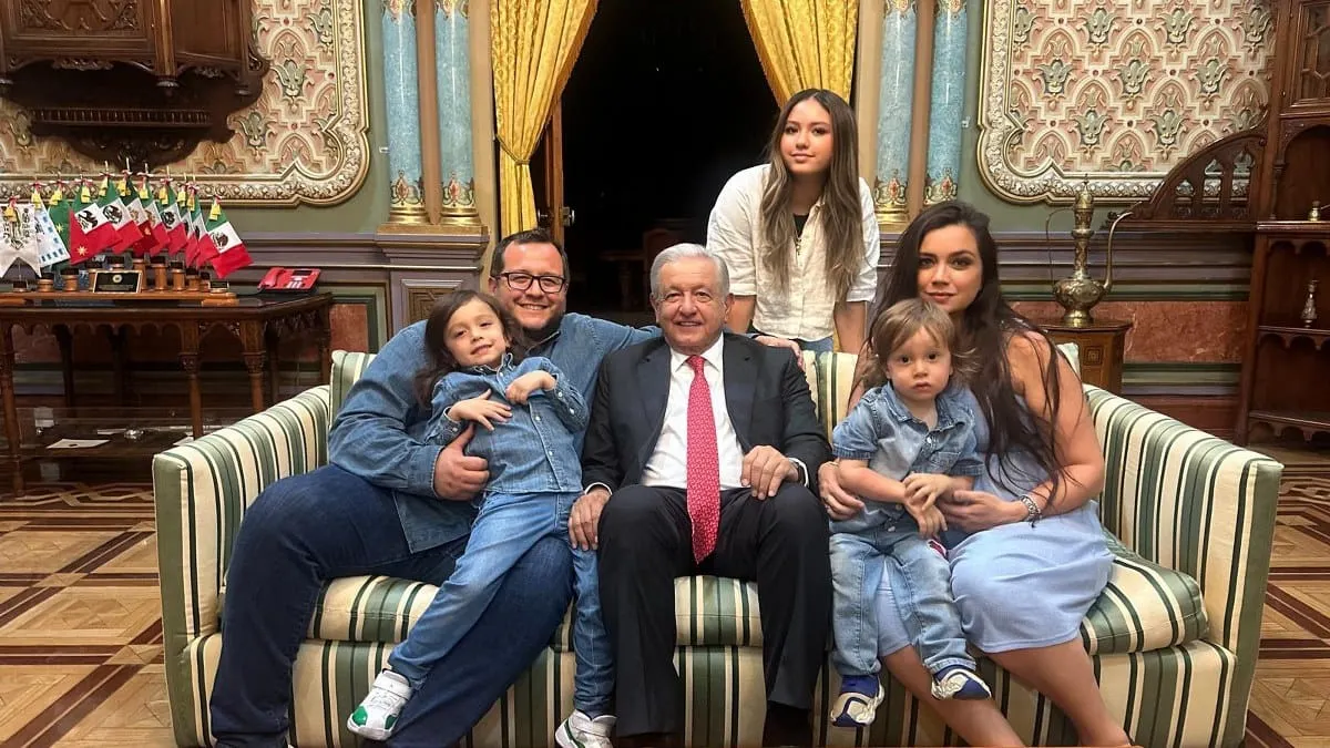 José Ramón López Beltrán, hijo de AMLO, presenta a su nuevo hijo