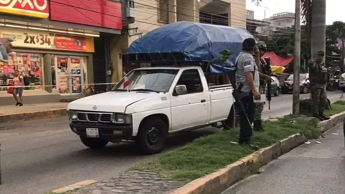 Mueren dos en ataque a camioneta pasajera en La Laja de Acapulco