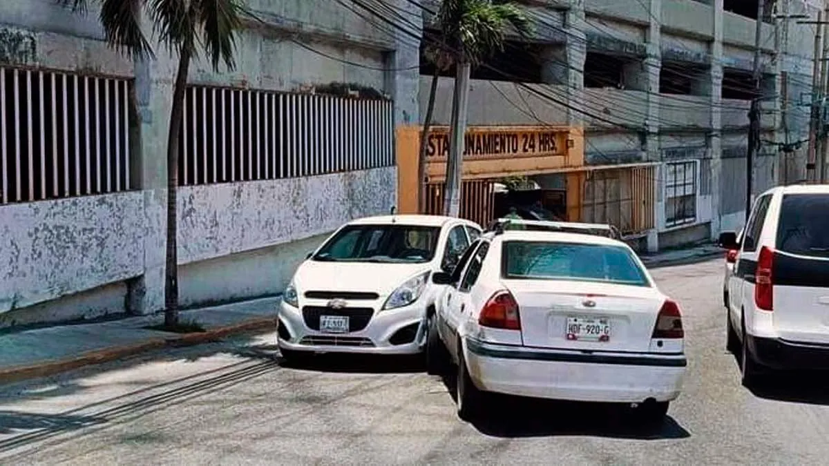 Acribillan a un hombre que conducía sobre Costera Vieja de Acapulco