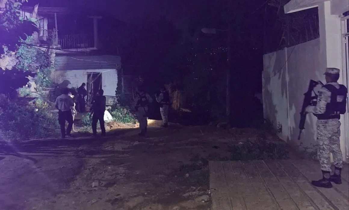 Hombres armados incendian una casa y lanzan granada en Acapulco