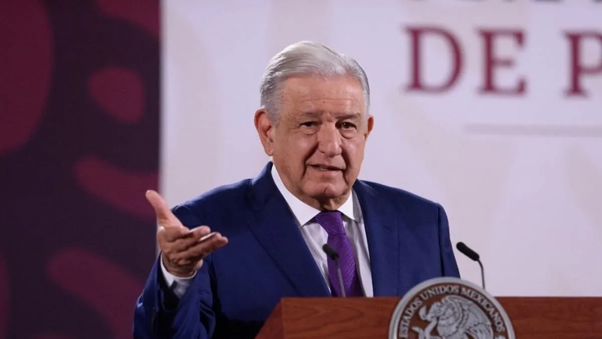 AMLO defiende a Peña Nieto de acusaciones de Tomás Zerón, mejor que se entregue, dice