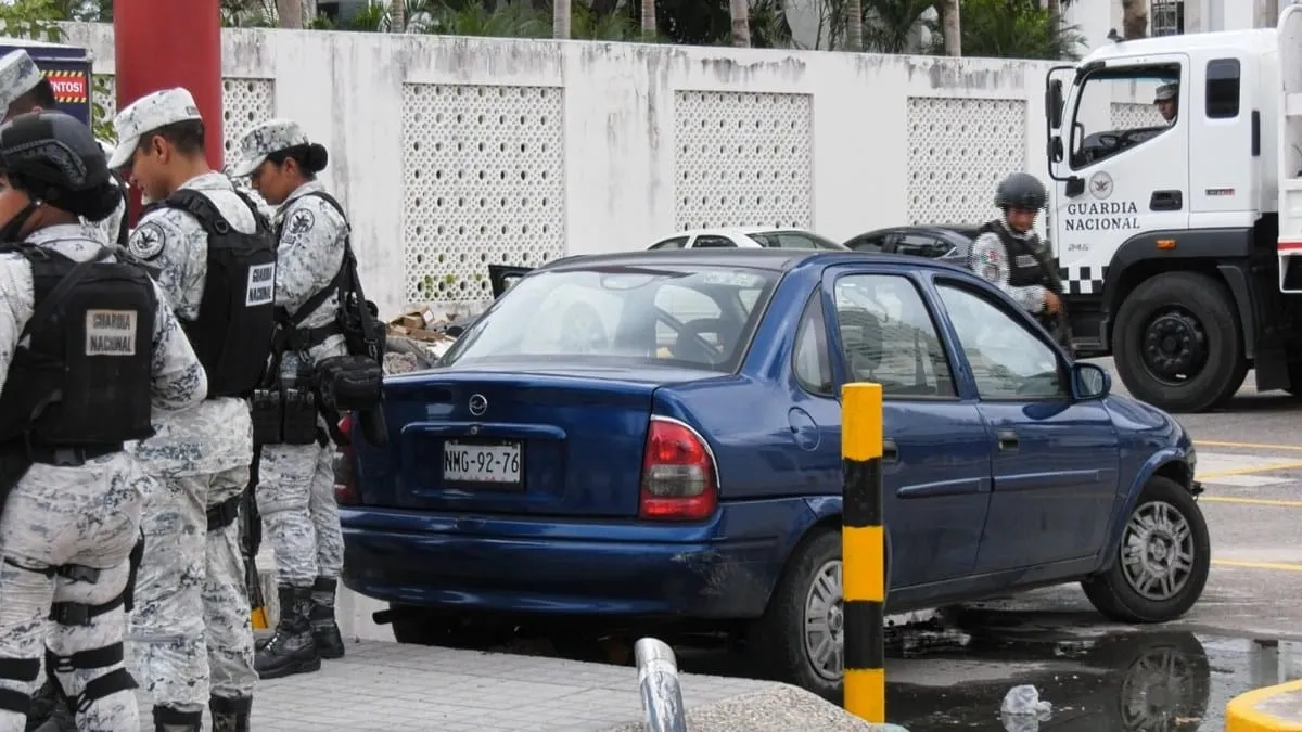 Persecución y balacera deja un herido sobre la Costera de Acapulco