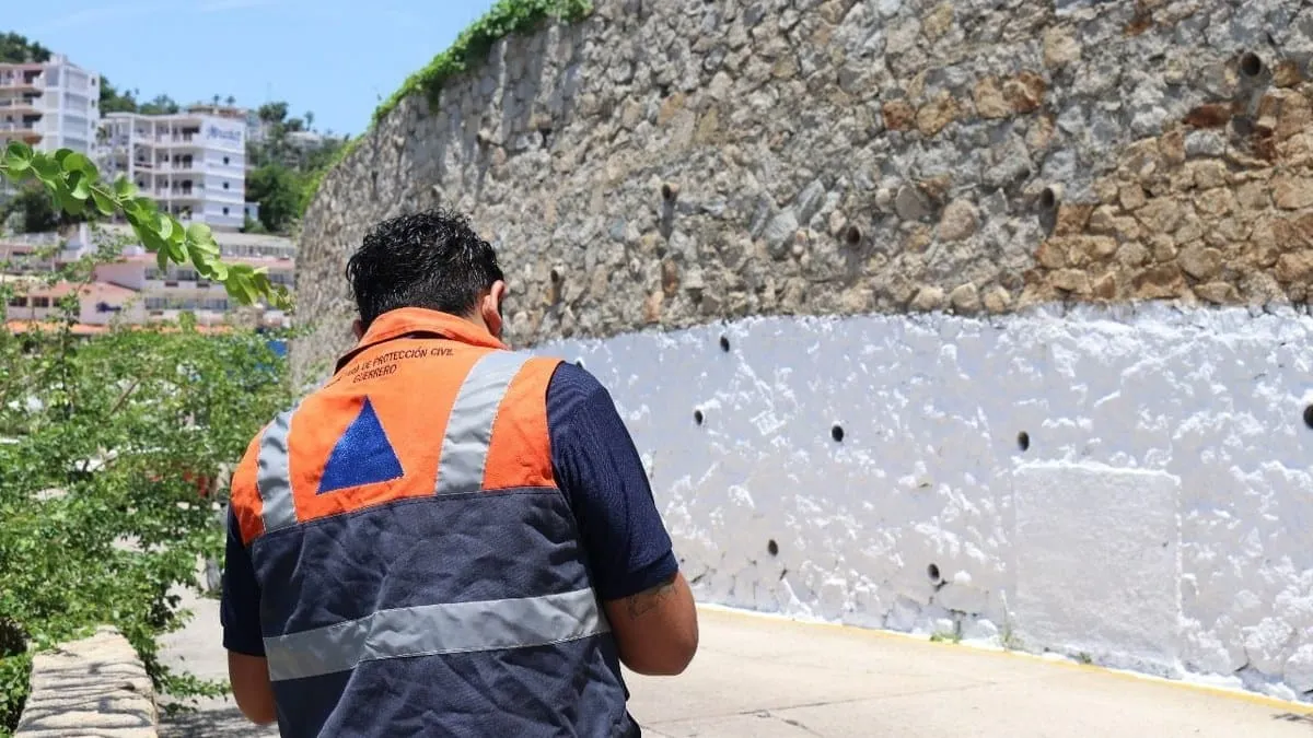 Detectan grietas en el túnel de La Quebrada de Acapulco