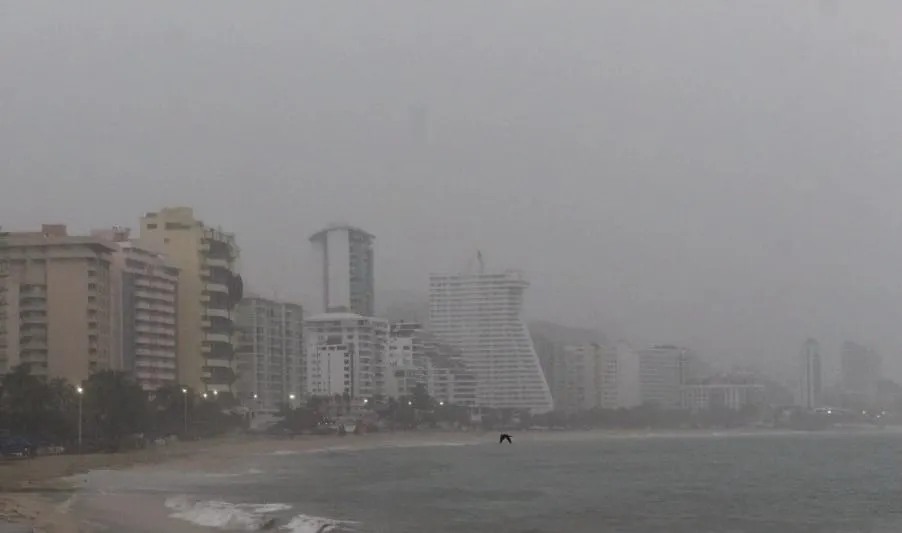 SEG suspende clases para el turno vespertino por lluvias de este martes