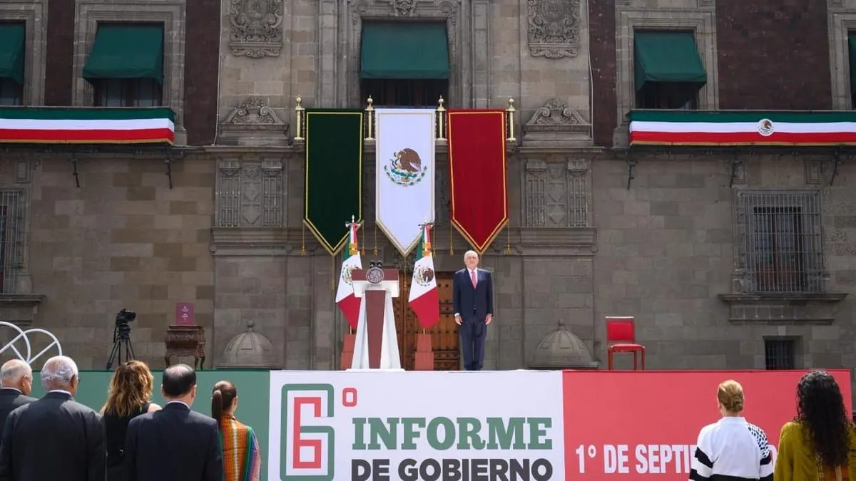 Deja el gobierno con la conciencia tranquila, dice López Obrador en su último informe con Zócalo lleno