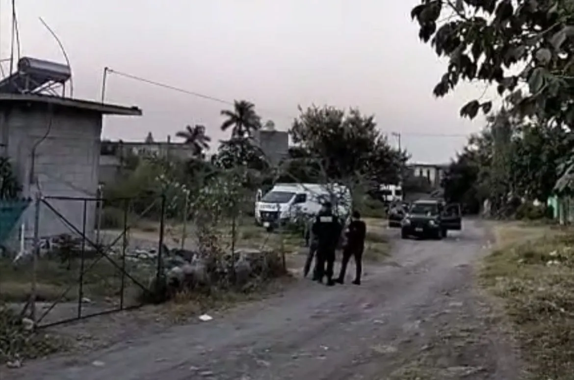 Imparable la violencia en Cuautla: hallan cuerpos maniatados en camioneta abandonada