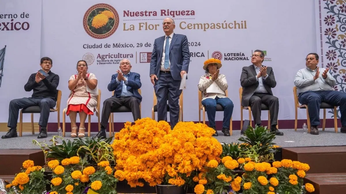 Reconoce Agricultura el trabajo de personas productoras de cempasúchil con billete de lotería