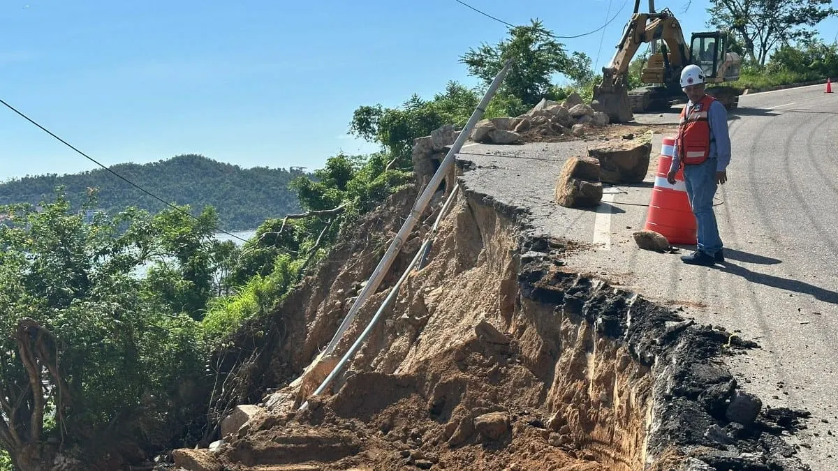 Retiran 3 mil 500 toneladas de escombros de La Escénica de Acapulco