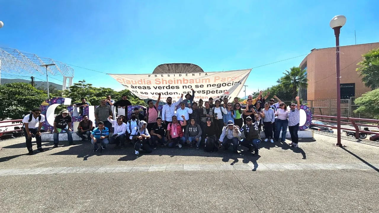 Protestan reporteros en Palacio de Gobierno para exigir garantías a su labor periodística