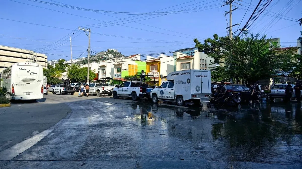 Asesinan a hombre a balazos en zona de playa Caletilla en Acapulco