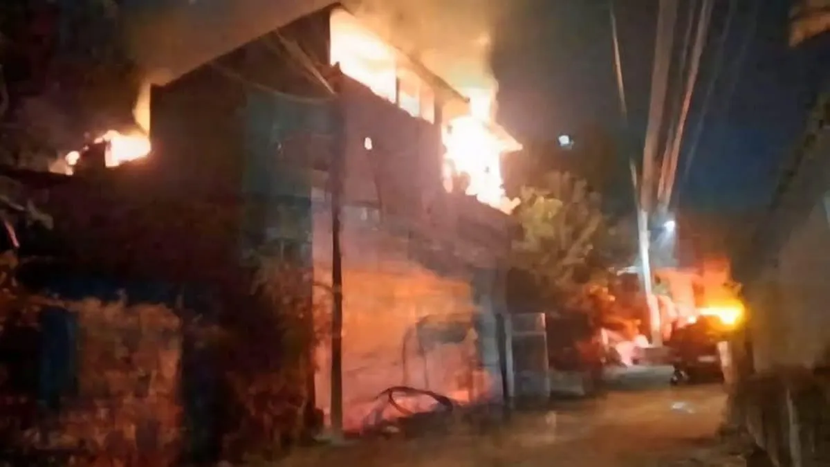 Incendio consume vivienda en San Agustín de Acapulco