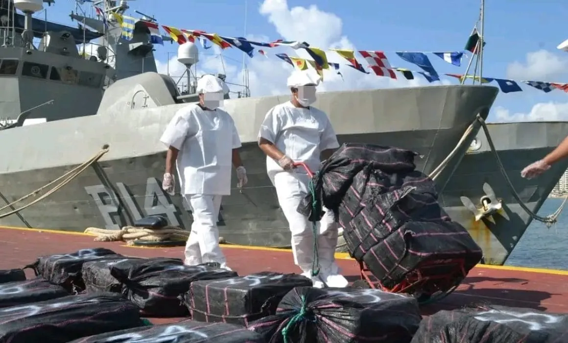 Marina decomisa 3.3 toneladas de cocaína en Acapulco