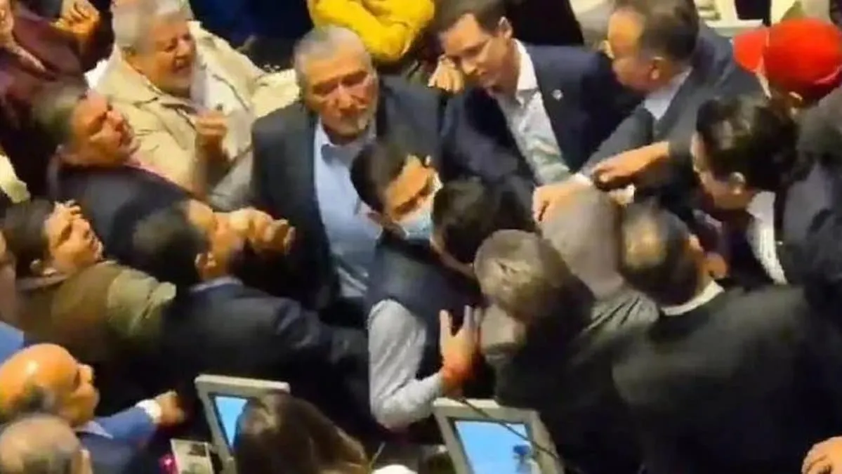 Adán Augusto, a punto de los golpes con panistas, para 'limpiar' la honra de Yunes Márquez