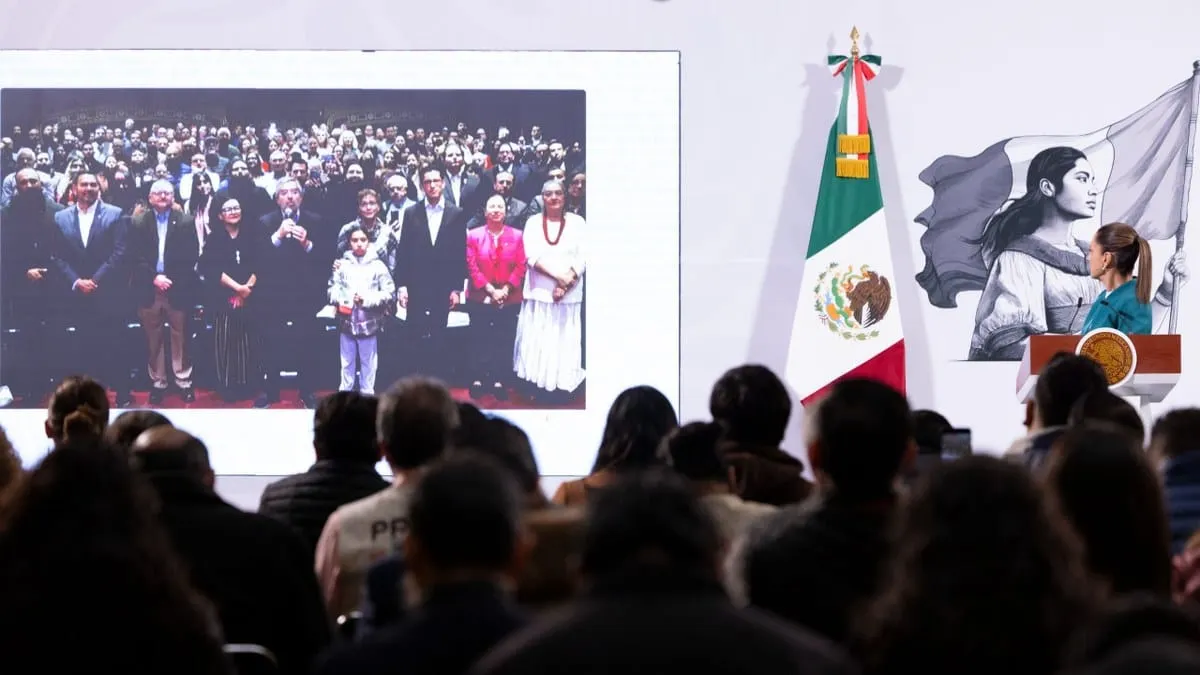 Himno Migrante rinde homenaje a los que han cruzado la frontera; son héroes y heroínas, reitera Sheimbaum