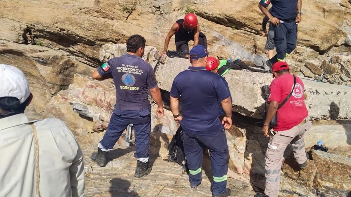 Terreno complica búsqueda de menor desaparecido en río Cozoyoapan, Guerrero