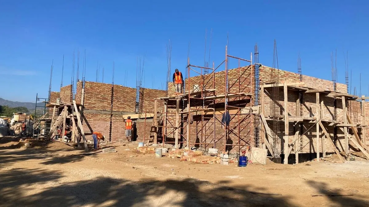 Autoridades y colectivos revisan construcción del Centro de Resguardo en Acapulco