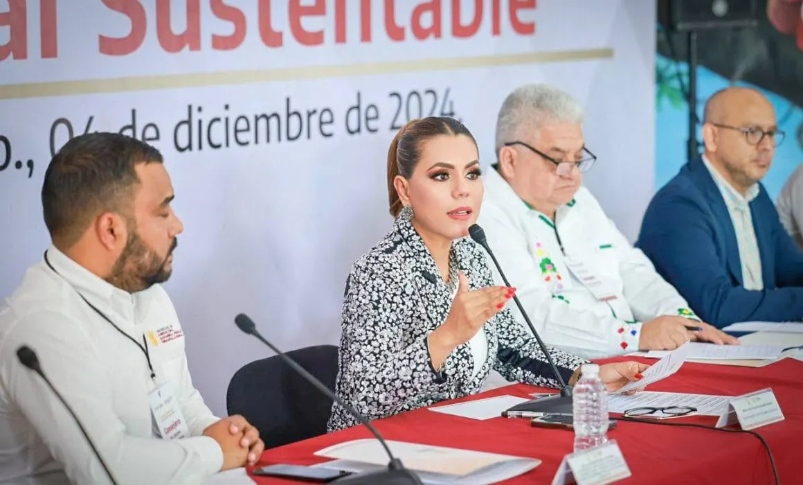 Evelyn Salgado reafirma su apoyo a productores del campo en Guerrero