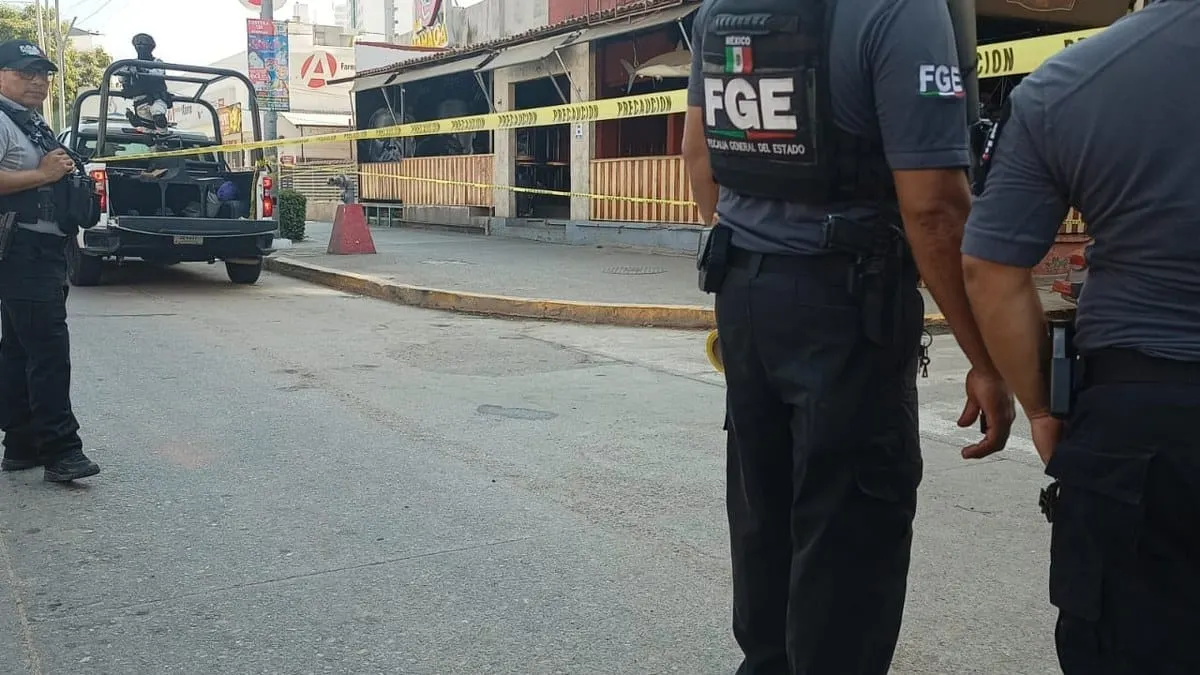 Policías y militares irrumpen en el bar "La Norteña", en la Costera de Acapulco