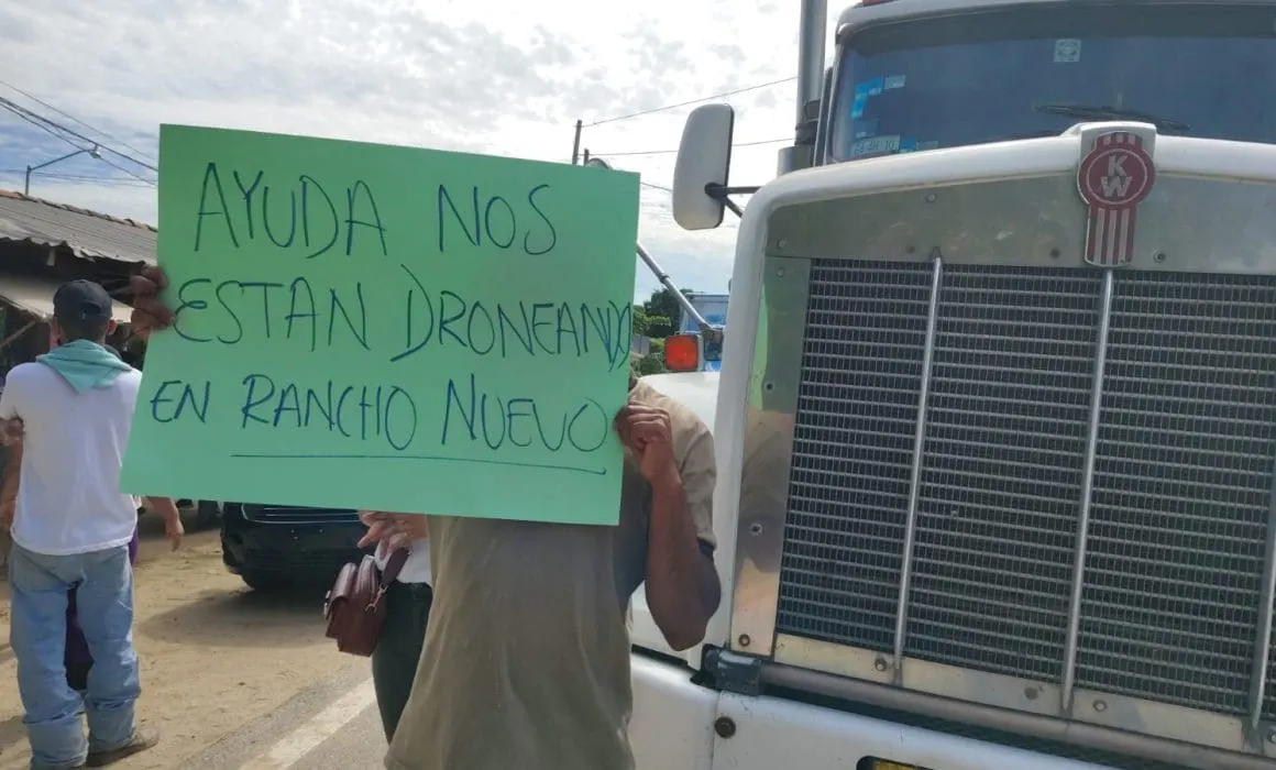 Bloquean otra vez en Petatlán por ataques con drones a comunidad de Rancho Nuevo