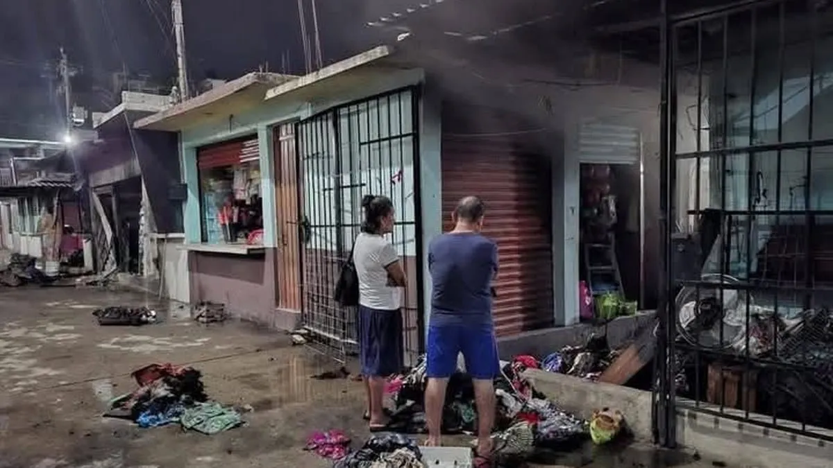 Incendian cinco locales en el mercado de Las Cruces de Acapulco