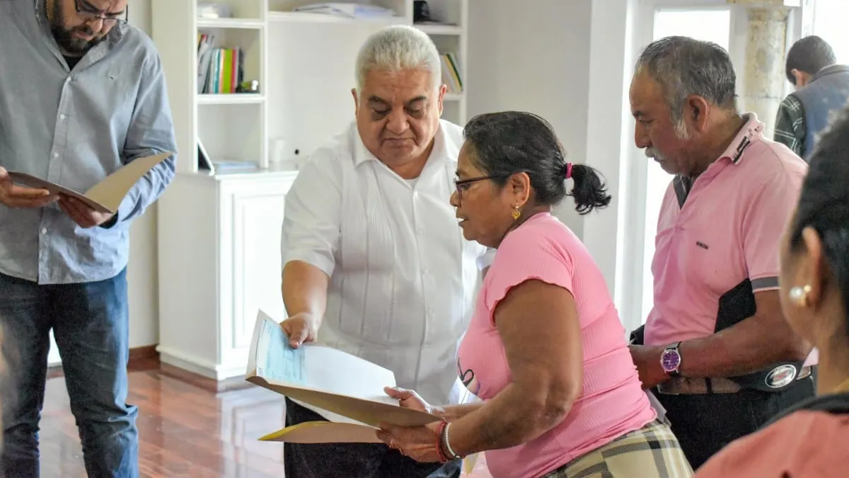 Entregan seguros de vida a familiares de trabajadores del Ayuntamiento de Chilpancingo