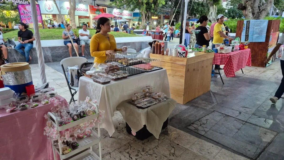 Lanza el Ayuntamiento "Mercado Joven" en el Zócalo de Acapulco