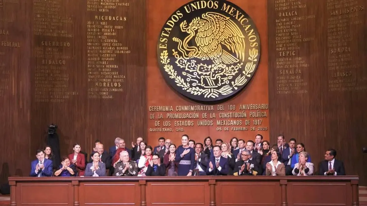 Evelyn Salgado asiste a conmemoración del 108° Aniversario de la Constitución en Querétaro