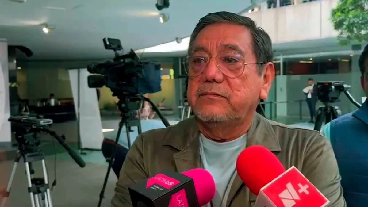 Sí puede pero no debe competir por la gubernatura en el 2027: Félix Salgado