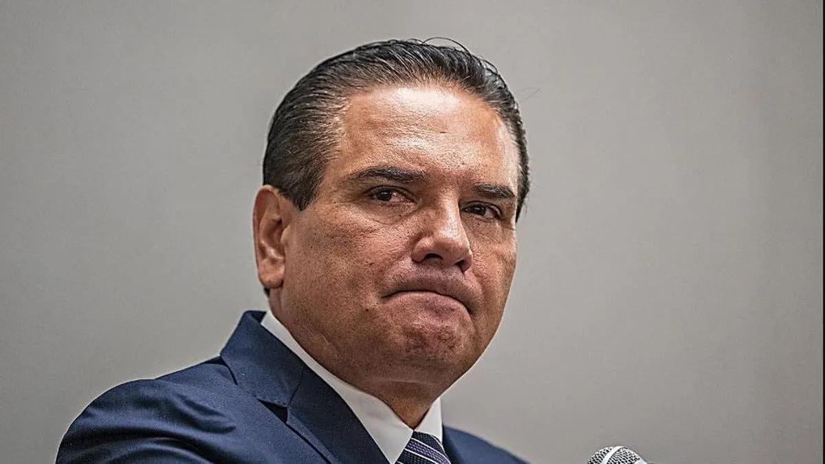 Caen exfuncionarios de Silvano Aureoles y FGR va tras el exgobernador de Michoacán