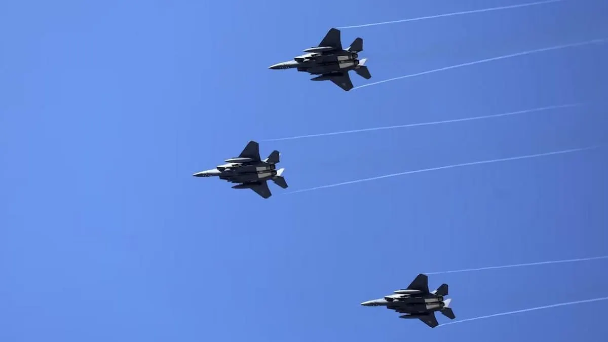 Aviones caza subcoreanos se salen de control y lanzan bombas a población civil