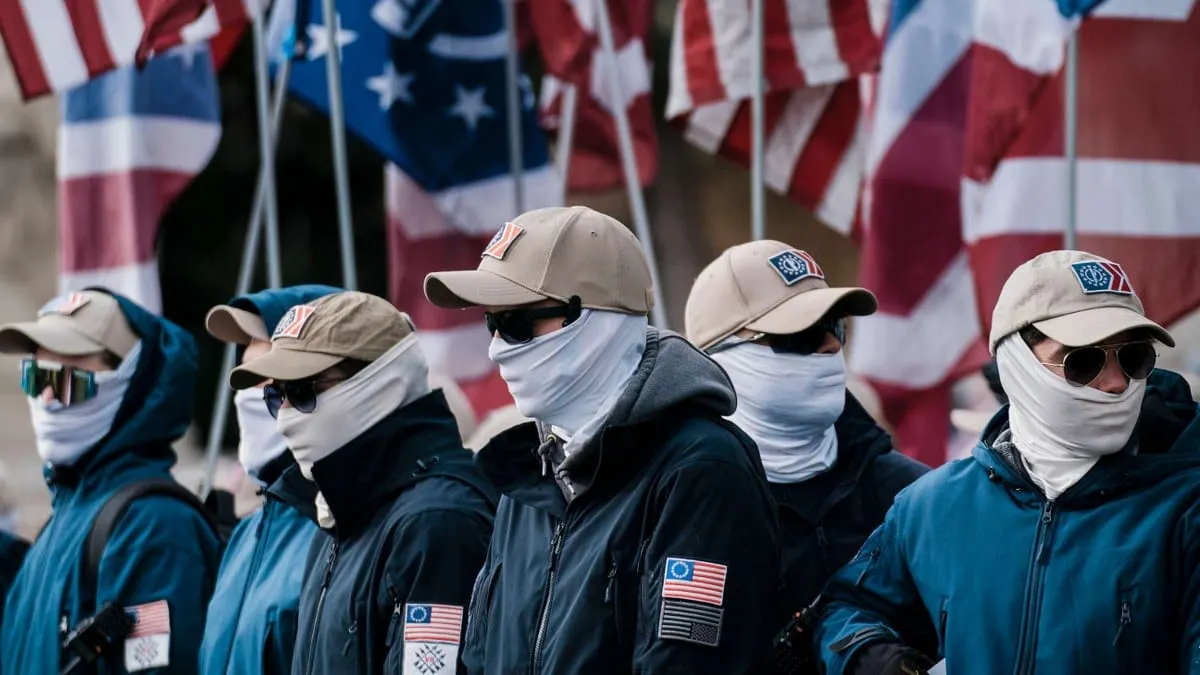 Racistas y xenófobos amenazan a migrantes en Estados Unidos
