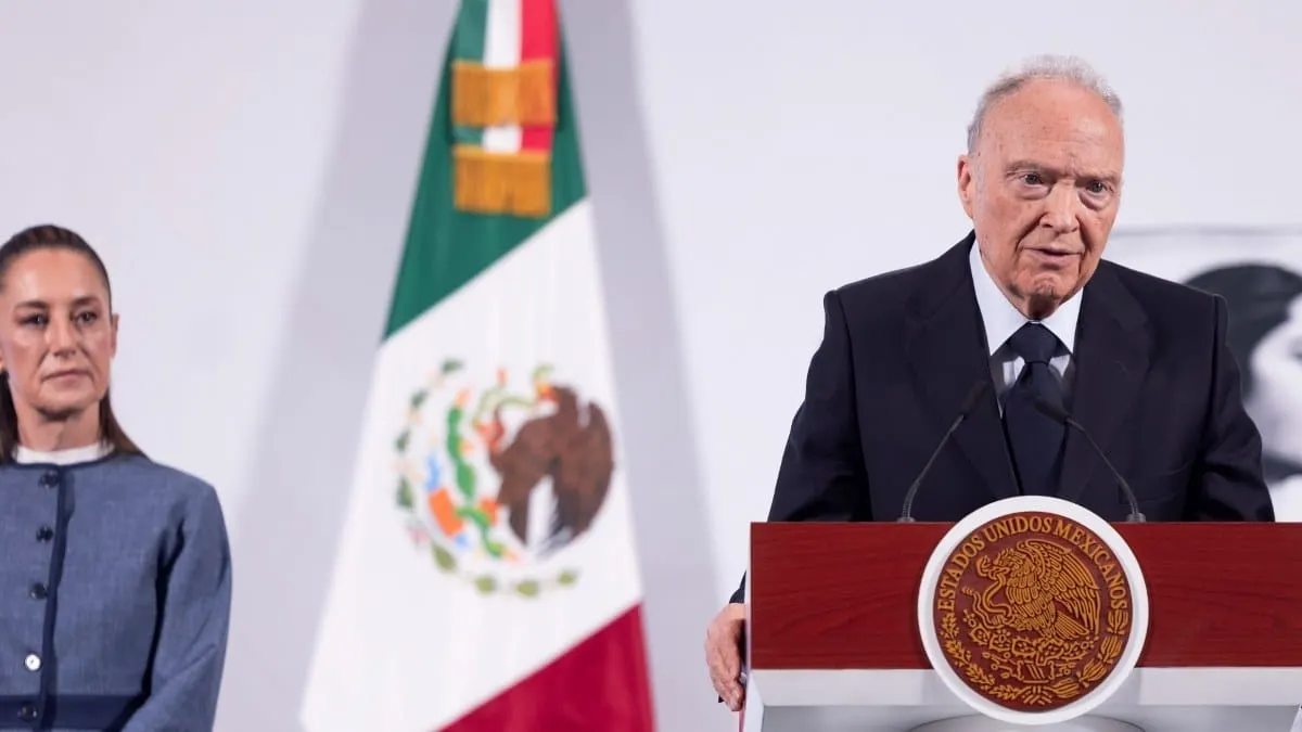 Silvano Aureoles, exgobernador de Michoacán, tiene ficha roja ante la Interpol, informa Gertz Manero