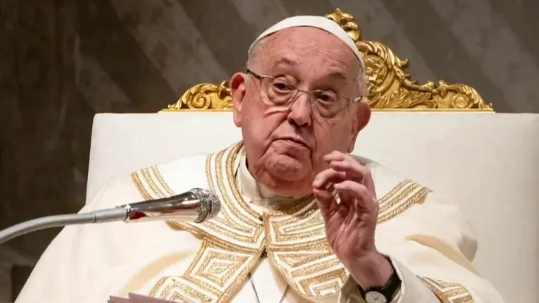 Papa Francisco será dado de alta tras superar dos crisis que pusieron en riesgo su vida