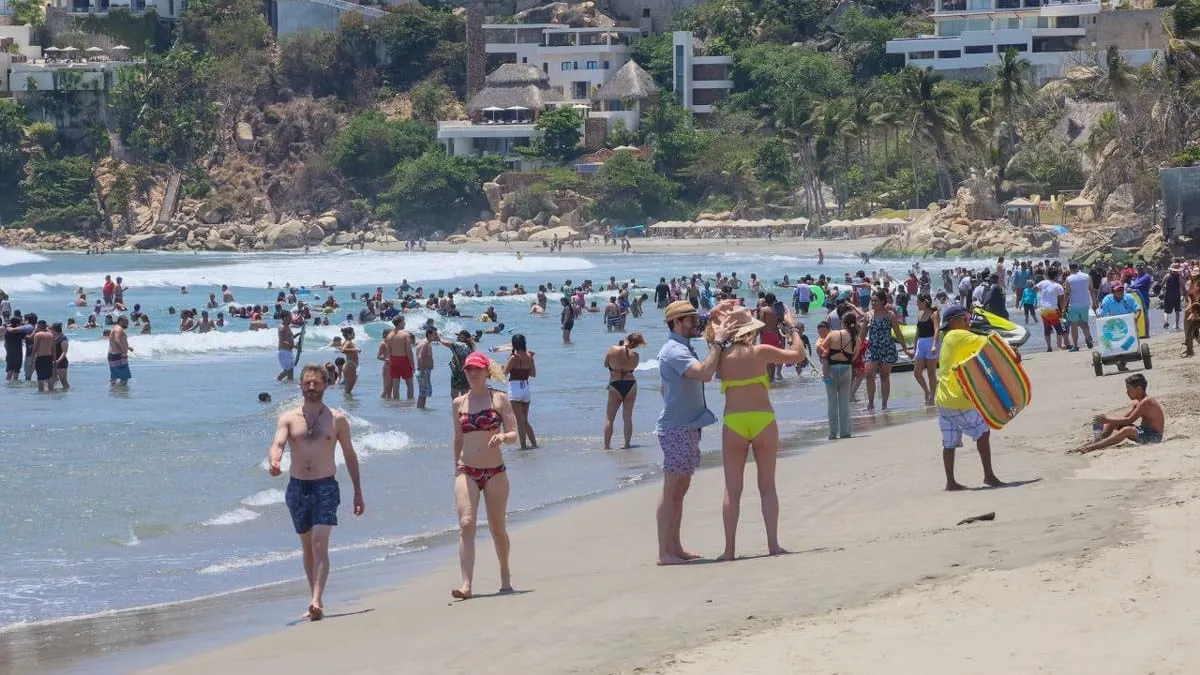 Sheinbaum defiende promoción de Acapulco ante críticas de medios internacionales