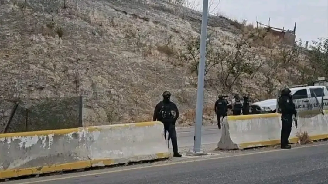 Hombre es hallado ejecutado en libramiento de Tixtla, Guerrero