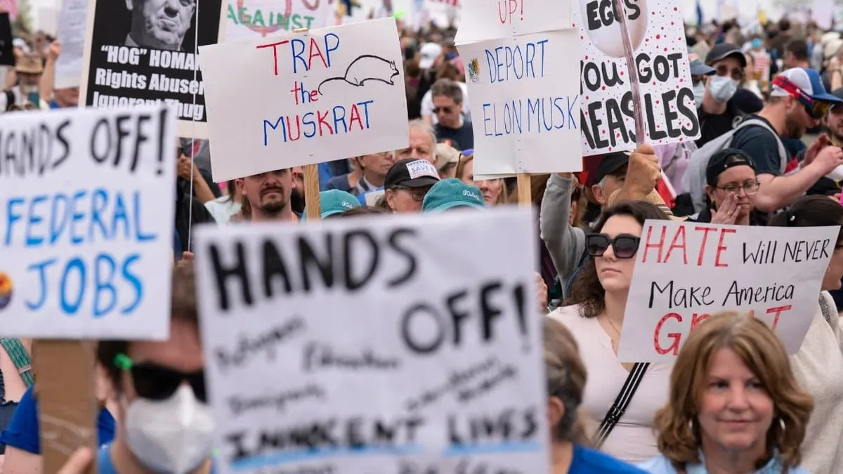 Masivas protestas en cientos de ciudades de Estados Unidos contra políticas de Trump
